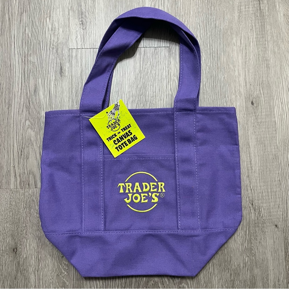 Trader Joe’s Trick or Treat Canvas Tote Bags Halloween 2025 Full Set of 4 NWT - Picture 5 of 6